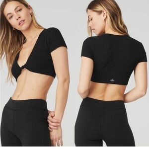 ALO Yoga Black Short Sleeve Cut Out Crop Top (M)